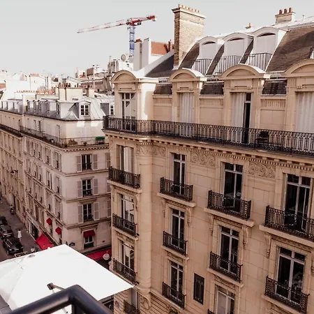 Luxueux Duplex Elysées 240m2 *