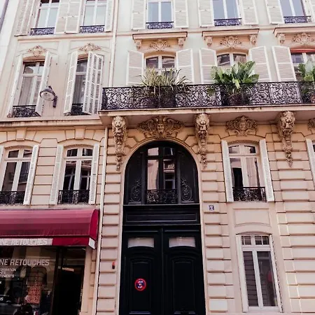 Luxueux Duplex Elysées 240m2