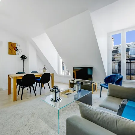 Luxueux Duplex Elysees Apartment *